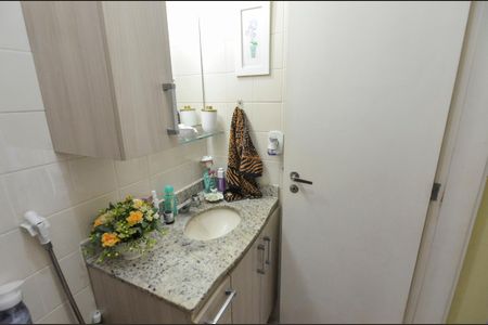 Apartamento à venda com 170m², 3 quartos e 1 vaga Apartamento à venda com 170m², 3 quartos e 1 vagaBanheiro 2
