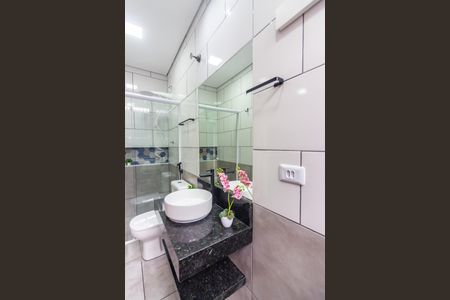 Banheiro de apartamento para alugar com 1 quarto, 35m² em Umuarama, Osasco