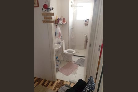 Banheiro de apartamento à venda com 2 quartos, 47m² em Restinga, Porto Alegre