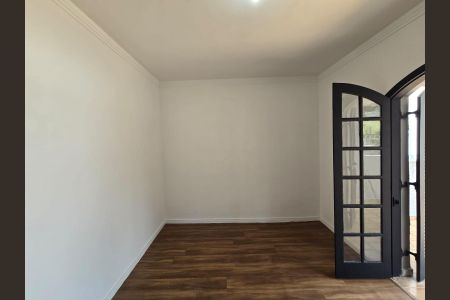 Casa à venda com 130m², 2 quartos e 1 vaga Casa à venda com 130m², 2 quartos e 1 vagaQuarto 02 com Varanda