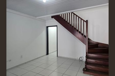Casa à venda com 130m², 2 quartos e 1 vaga Casa à venda com 130m², 2 quartos e 1 vagaSala