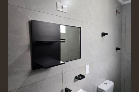 Casa à venda com 130m², 2 quartos e 1 vaga Casa à venda com 130m², 2 quartos e 1 vagaBanheiro da Suíte