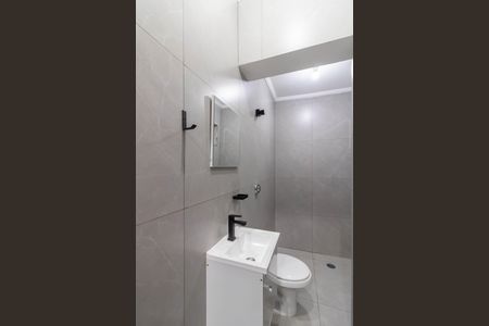 Lavabo  de casa à venda com 2 quartos, 130m² em Vila das Palmeiras, Guarulhos