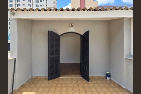 Casa à venda com 130m², 2 quartos e 1 vaga Casa à venda com 130m², 2 quartos e 1 vagaQuarto 02 com Varanda