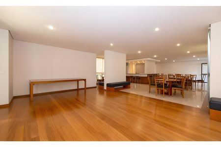 Apartamento para alugar com 147m², 3 quartos e 3 vagas