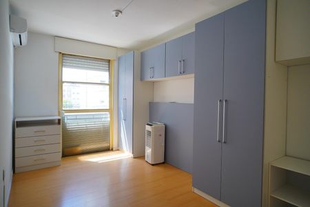 Quarto 2 de apartamento para alugar com 2 quartos, 60m² em Humaitá, Porto Alegre