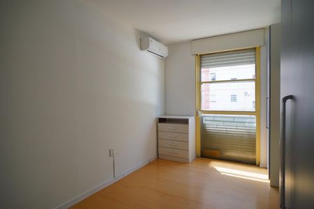 Quarto 2 de apartamento para alugar com 2 quartos, 60m² em Humaitá, Porto Alegre