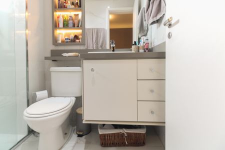 Apartamento à venda com 99m², 3 quartos e 2 vagasBanheiro Suíte 