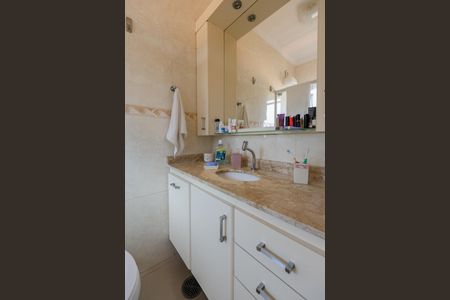 Casa de condomínio à venda com 124m², 3 quartos e 3 vagasBanheiro da Suíte