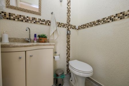 Casa de condomínio à venda com 124m², 3 quartos e 3 vagasLavabo