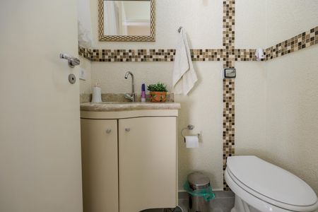 Casa de condomínio à venda com 124m², 3 quartos e 3 vagasLavabo