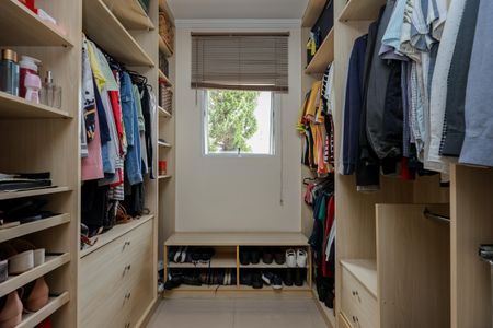 Casa de condomínio à venda com 124m², 3 quartos e 3 vagasCloset da Suíte