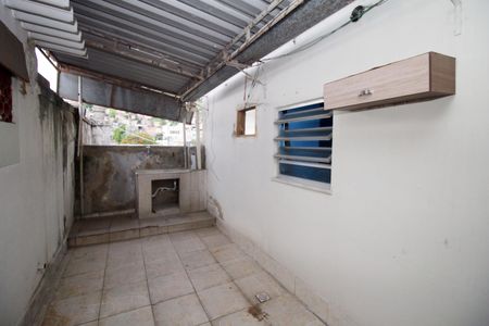 Apartamento para alugar com 48m², 3 quartos e sem vagaCozinha e Área de Serviço