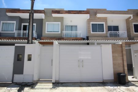 Casa de condomínio à venda com 100m², 3 quartos e 1 vagaFachada