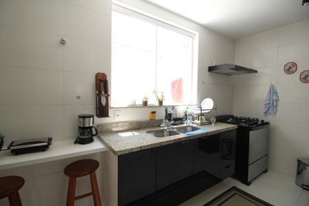 Casa de condomínio à venda com 100m², 3 quartos e 1 vagaCozinha