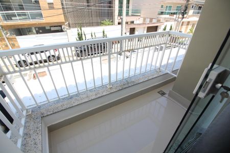 Casa de condomínio à venda com 100m², 3 quartos e 1 vagaQuarto 3 - Varanda