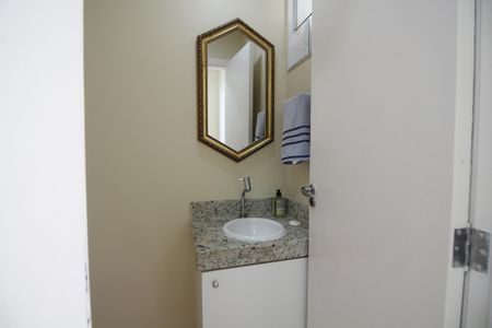 Casa de condomínio à venda com 100m², 3 quartos e 1 vagaLavabo