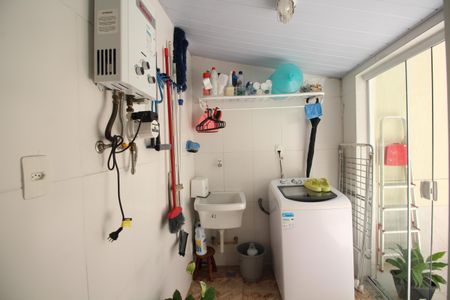 Casa de condomínio à venda com 100m², 3 quartos e 1 vagaÁrea de Serviço