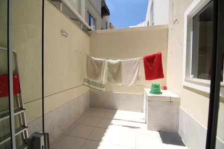 Casa de condomínio à venda com 100m², 3 quartos e 1 vagaÁrea de Serviço