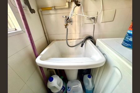 Apartamento à venda com 61m², 3 quartos e 1 vagaÁrea de Serviço