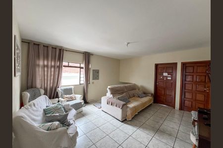 Sala de casa à venda com 3 quartos, 238m² em Vila Brasilina, São Paulo