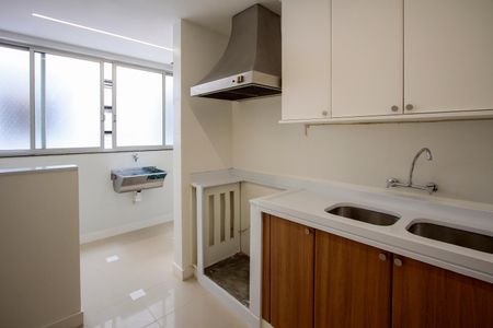 Apartamento para alugar com 176m², 3 quartos e 2 vagas