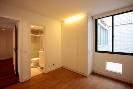 Apartamento para alugar com 176m², 3 quartos e 2 vagas