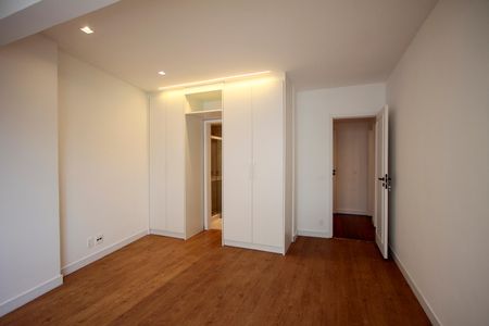 Apartamento para alugar com 176m², 3 quartos e 2 vagas