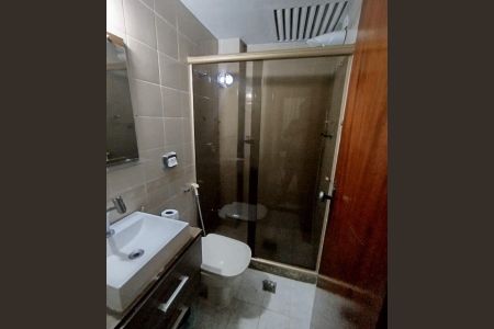Apartamento à venda com 104m², 3 quartos e 2 vagas Apartamento à venda com 104m², 3 quartos e 2 vagasBanheiro
