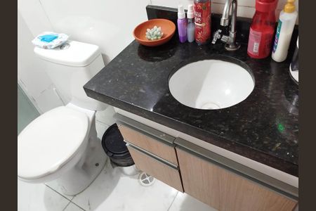 Apartamento à venda com 38m², 2 quartos e sem vaga Apartamento à venda com 38m², 2 quartos e sem vagaBanheiro