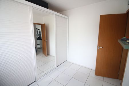 Quarto 2 de apartamento à venda com 2 quartos, 47m² em Califórnia, Contagem