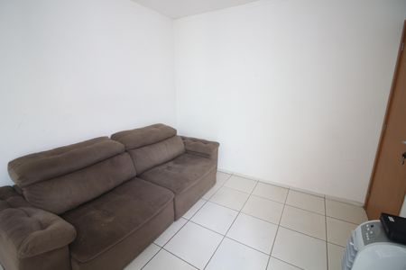 Sala de apartamento à venda com 2 quartos, 47m² em Califórnia, Contagem