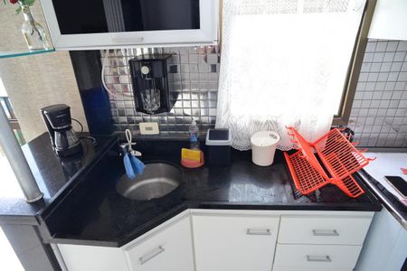 Apartamento à venda com 80m², 2 quartos e 2 vagasCozinha