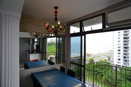 Apartamento à venda com 80m², 2 quartos e 2 vagasVaranda