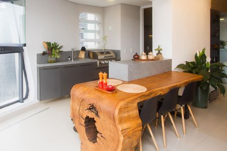 Apartamento para alugar com 134m², 2 quartos e 3 vagas Apartamento para alugar com 134m², 2 quartos e 3 vagasSala