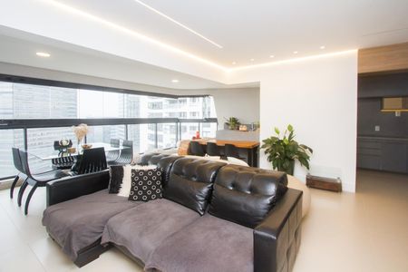 Apartamento para alugar com 134m², 2 quartos e 3 vagas Apartamento para alugar com 134m², 2 quartos e 3 vagasSala