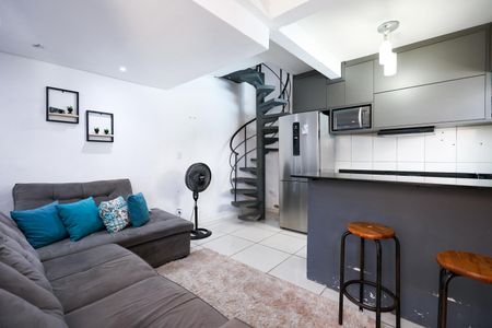 Sala de casa para alugar com 2 quartos, 60m² em Jardim Suina, Taboão da Serra