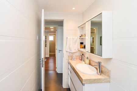 Apartamento à venda com 122m², 3 quartos e 2 vagasBanheiro Social