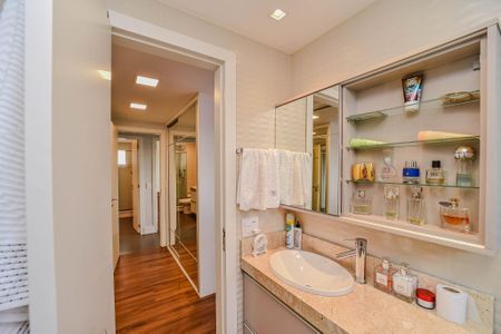 Apartamento à venda com 122m², 3 quartos e 2 vagasBanheiro da Suíte