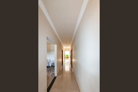 Casa para alugar com 470m², 3 quartos e 2 vagasCorredor