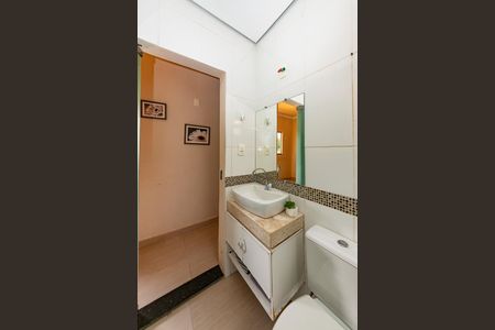 Casa para alugar com 470m², 3 quartos e 2 vagasBanheiro Social