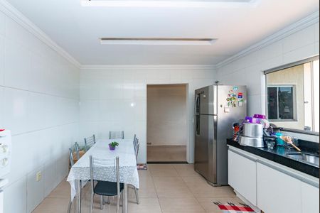 Casa para alugar com 470m², 3 quartos e 2 vagasCozinha