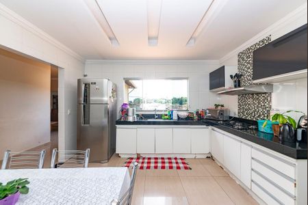 Casa para alugar com 470m², 3 quartos e 2 vagasCozinha