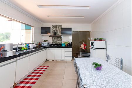 Casa para alugar com 470m², 3 quartos e 2 vagasCozinha