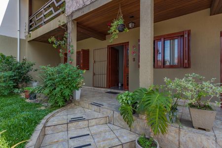Casa para alugar com 238m², 5 quartos e 3 vagas Casa para alugar com 238m², 5 quartos e 3 vagasQuintal