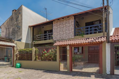 Casa para alugar com 238m², 5 quartos e 3 vagas Casa para alugar com 238m², 5 quartos e 3 vagasFachada