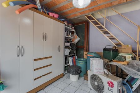 Casa para alugar com 238m², 5 quartos e 3 vagas Casa para alugar com 238m², 5 quartos e 3 vagasCozinha e Área de Serviço