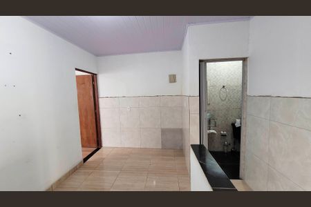 Casa para alugar com 1 quarto, 100m² em Vila Rolandia, Itaquaquecetuba