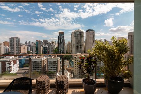 Apartamento à venda com 77m², 1 quarto e 2 vagasVista da Suíte
