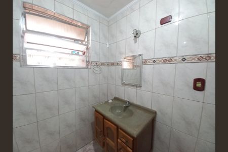Banheiro de apartamento para alugar com 1 quarto, 47m² em Itararé, São Vicente